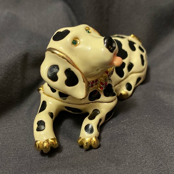 Rucinni Dalmation Dog Enamel Trinket Box Swarovski Crystal Bow 2” x 4” (red) - Picture 4 of 5